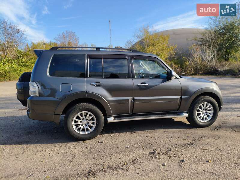 Внедорожник / Кроссовер Mitsubishi Pajero Wagon 2012 в Запорожье