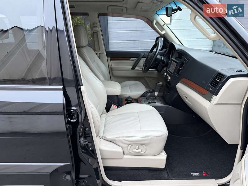 Внедорожник / Кроссовер Mitsubishi Pajero Wagon 2009 в Днепре фото 13 Внедорожник / Кроссовер Mitsubishi Pajero Wagon 2009 в Днепре
