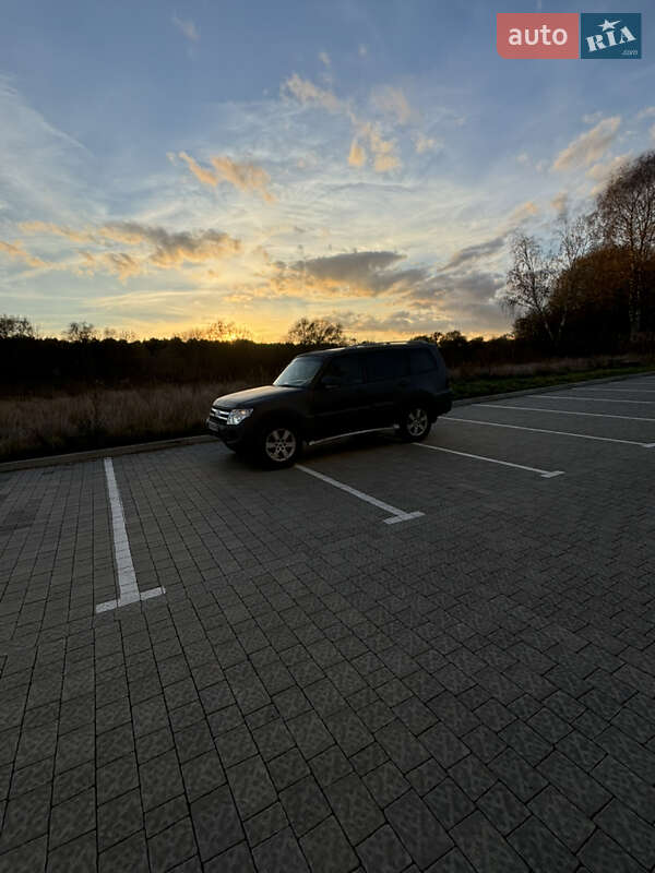 Позашляховик / Кросовер Mitsubishi Pajero Wagon 2008 в Львові