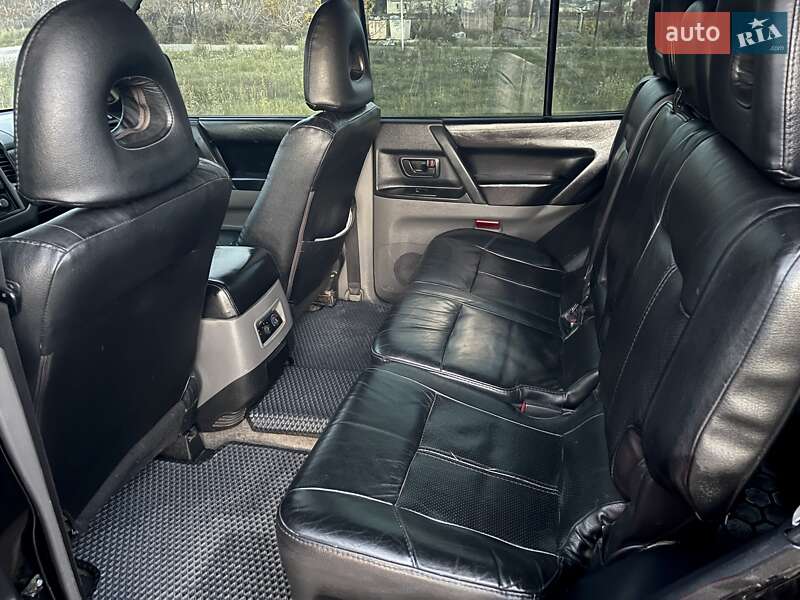 Позашляховик / Кросовер Mitsubishi Pajero Wagon 2003 в Зміїві фото 9 Позашляховик / Кросовер Mitsubishi Pajero Wagon 2003 в Зміїві