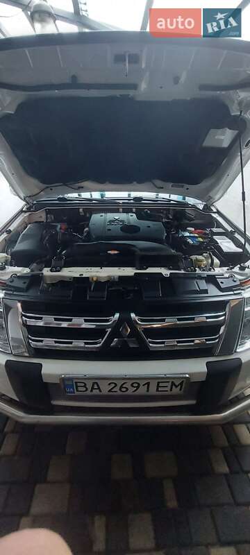 Внедорожник / Кроссовер Mitsubishi Pajero Wagon 2011 в Александрие