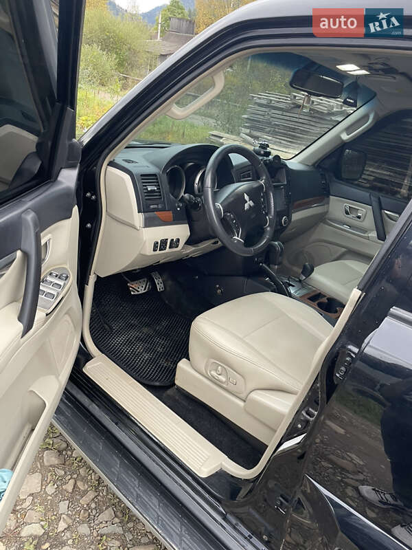 Позашляховик / Кросовер Mitsubishi Pajero Wagon 2007 в Славському