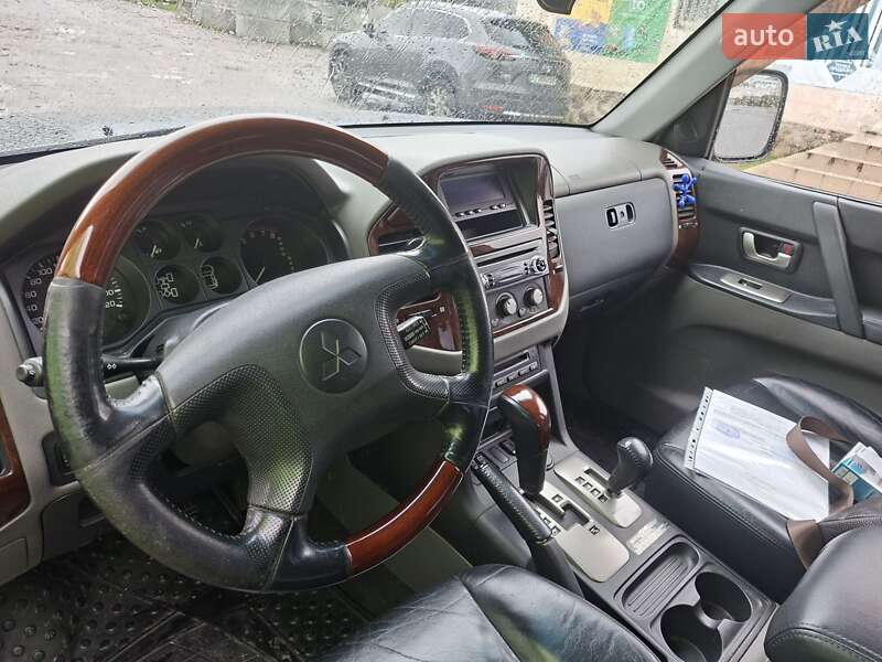 Позашляховик / Кросовер Mitsubishi Pajero Wagon 2005 в Києві