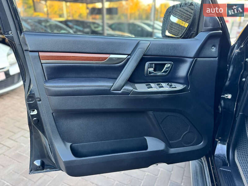 Позашляховик / Кросовер Mitsubishi Pajero Wagon 2010 в Кривому Розі фото 17 Позашляховик / Кросовер Mitsubishi Pajero Wagon 2010 в Кривому Розі