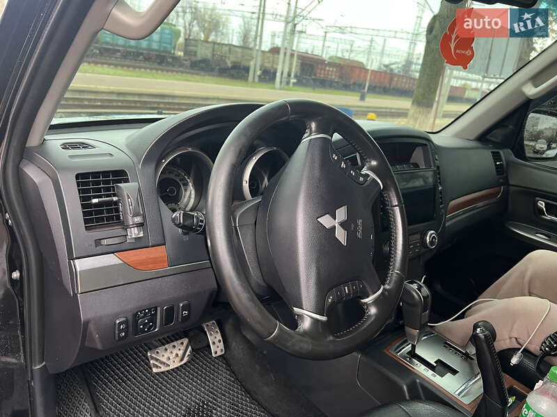 Внедорожник / Кроссовер Mitsubishi Pajero Wagon 2012 в Лозовой фото 6 Внедорожник / Кроссовер Mitsubishi Pajero Wagon 2012 в Лозовой