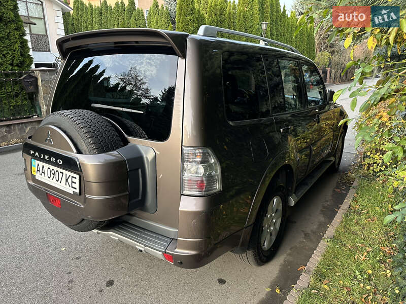 Позашляховик / Кросовер Mitsubishi Pajero Wagon 2010 в Києві фото 12 Позашляховик / Кросовер Mitsubishi Pajero Wagon 2010 в Києві