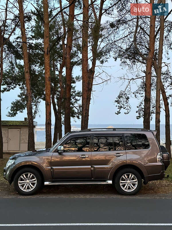 Позашляховик / Кросовер Mitsubishi Pajero Wagon 2013 в Черкасах фото 42 Позашляховик / Кросовер Mitsubishi Pajero Wagon 2013 в Черкасах