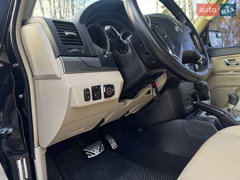 Позашляховик / Кросовер Mitsubishi Pajero Wagon 2008 в Охтирці фото 37 Позашляховик / Кросовер Mitsubishi Pajero Wagon 2008 в Охтирці