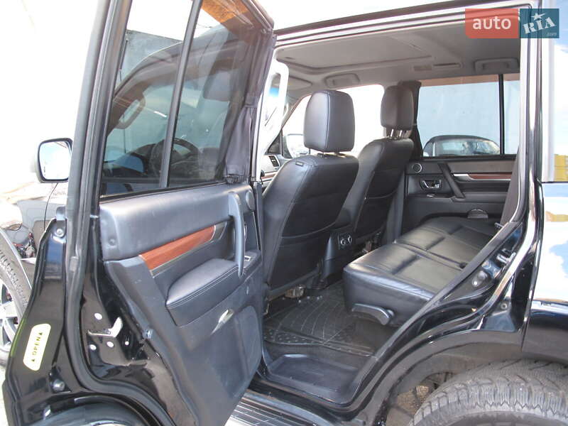 Внедорожник / Кроссовер Mitsubishi Pajero Wagon 2007 в Киеве фото 26 Внедорожник / Кроссовер Mitsubishi Pajero Wagon 2007 в Киеве
