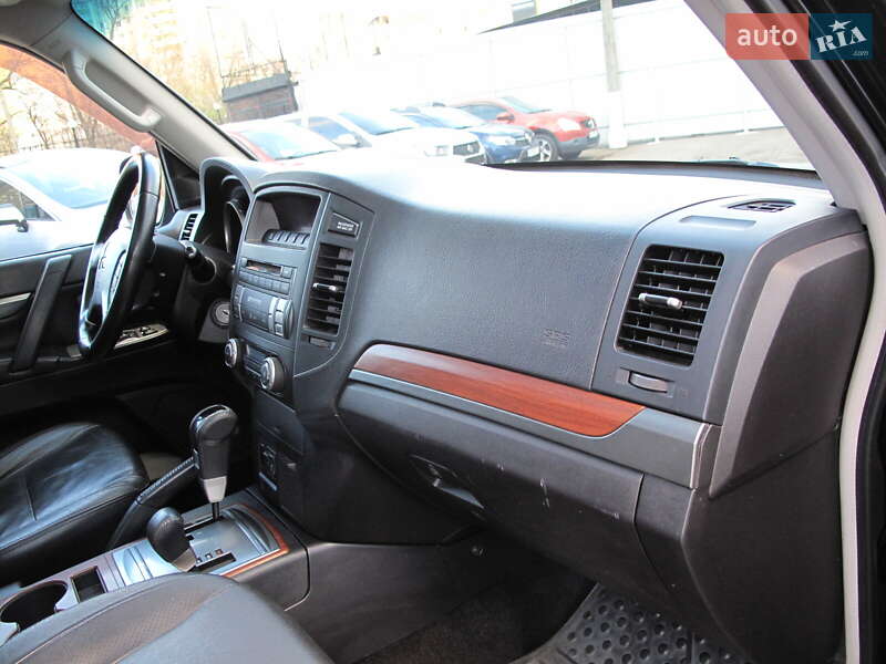 Внедорожник / Кроссовер Mitsubishi Pajero Wagon 2007 в Киеве фото 56 Внедорожник / Кроссовер Mitsubishi Pajero Wagon 2007 в Киеве