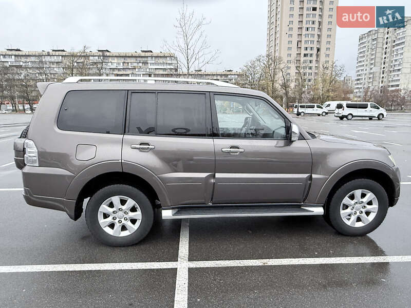 Позашляховик / Кросовер Mitsubishi Pajero Wagon 2010 в Києві фото 3 Позашляховик / Кросовер Mitsubishi Pajero Wagon 2010 в Києві