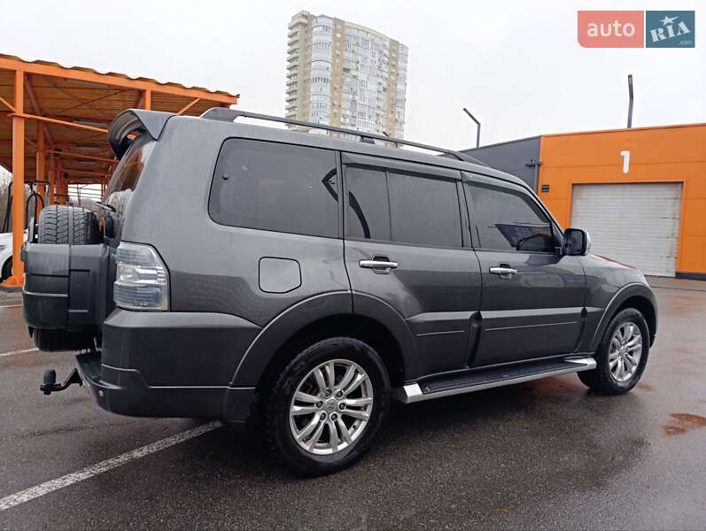 Позашляховик / Кросовер Mitsubishi Pajero Wagon 2013 в Харкові