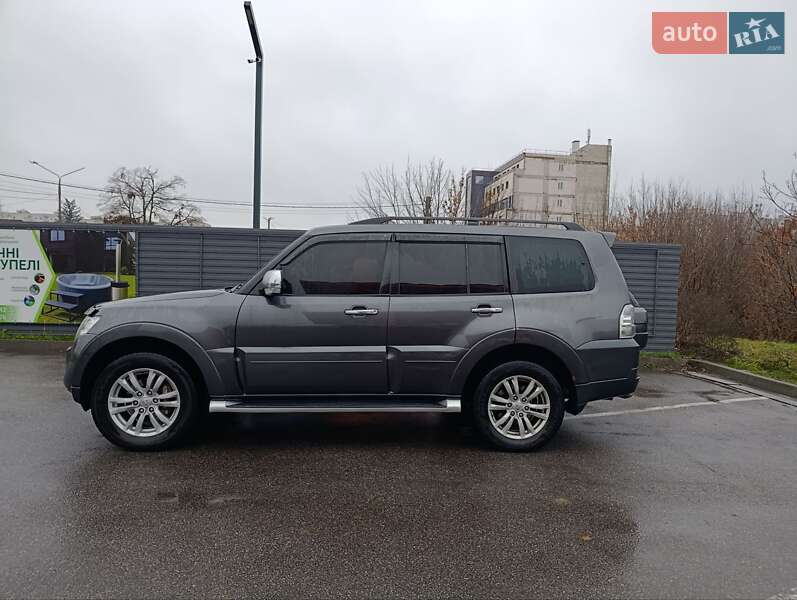 Позашляховик / Кросовер Mitsubishi Pajero Wagon 2013 в Харкові