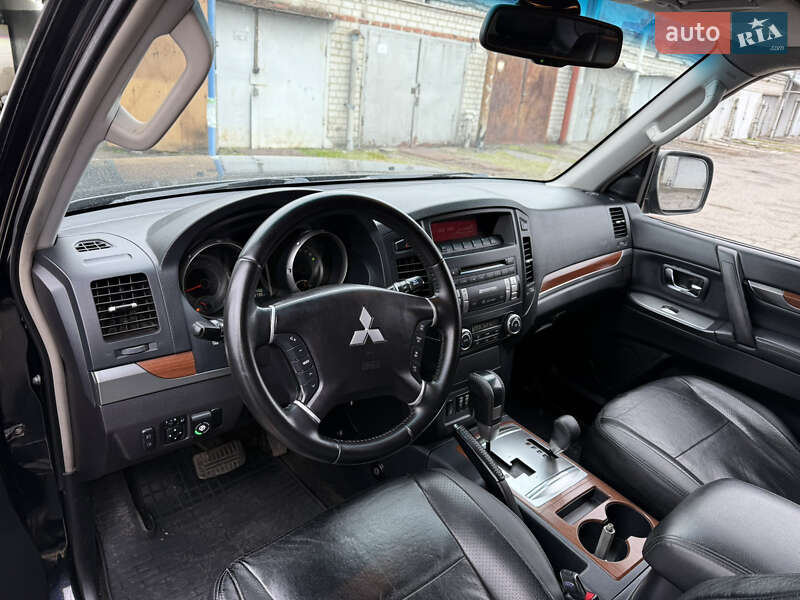 Внедорожник / Кроссовер Mitsubishi Pajero Wagon 2007 в Кременчуге фото 9 Внедорожник / Кроссовер Mitsubishi Pajero Wagon 2007 в Кременчуге