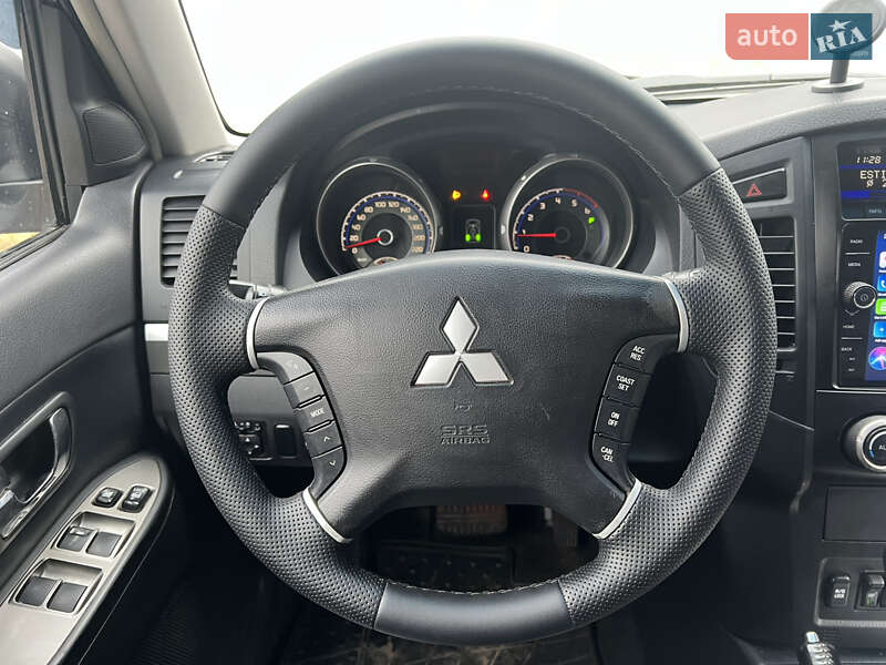 Внедорожник / Кроссовер Mitsubishi Pajero Wagon 2008 в Киеве фото 14 Внедорожник / Кроссовер Mitsubishi Pajero Wagon 2008 в Киеве