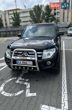 Позашляховик / Кросовер Mitsubishi Pajero Wagon 2008 в Києві