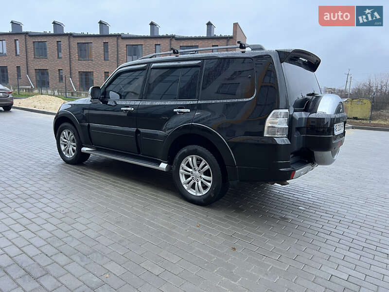 Внедорожник / Кроссовер Mitsubishi Pajero Wagon 2012 в Виннице