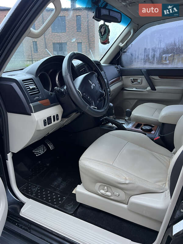 Внедорожник / Кроссовер Mitsubishi Pajero Wagon 2012 в Виннице
