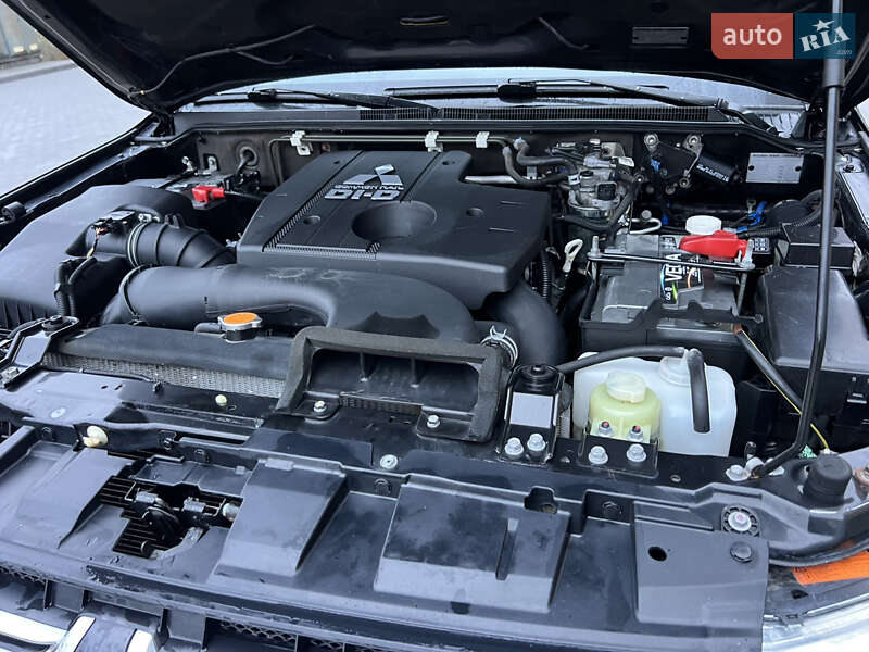 Внедорожник / Кроссовер Mitsubishi Pajero Wagon 2012 в Виннице