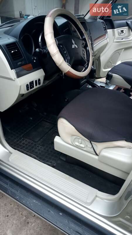 Внедорожник / Кроссовер Mitsubishi Pajero Wagon 2008 в Черновцах фото 22 Внедорожник / Кроссовер Mitsubishi Pajero Wagon 2008 в Черновцах