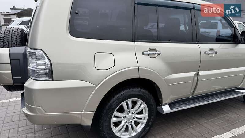 Внедорожник / Кроссовер Mitsubishi Pajero Wagon 2012 в Ивано-Франковске