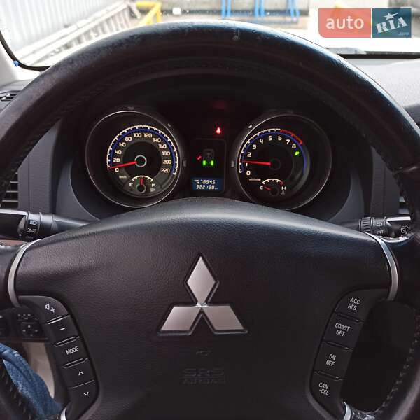 Внедорожник / Кроссовер Mitsubishi Pajero Wagon 2008 в Киеве