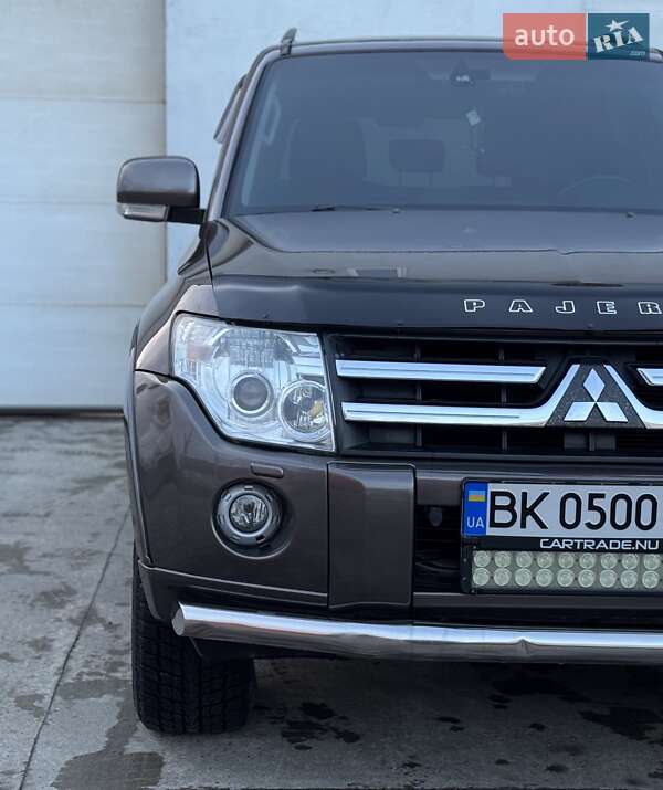 Внедорожник / Кроссовер Mitsubishi Pajero Wagon 2010 в Сарнах