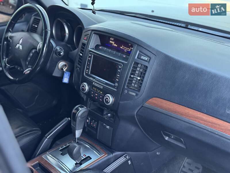 Внедорожник / Кроссовер Mitsubishi Pajero Wagon 2010 в Сарнах