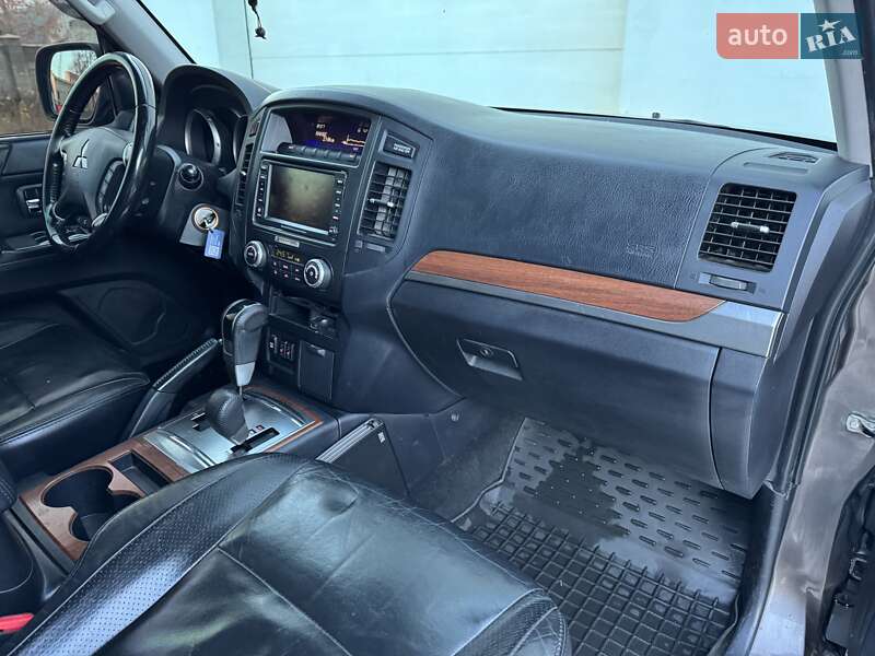 Внедорожник / Кроссовер Mitsubishi Pajero Wagon 2010 в Сарнах