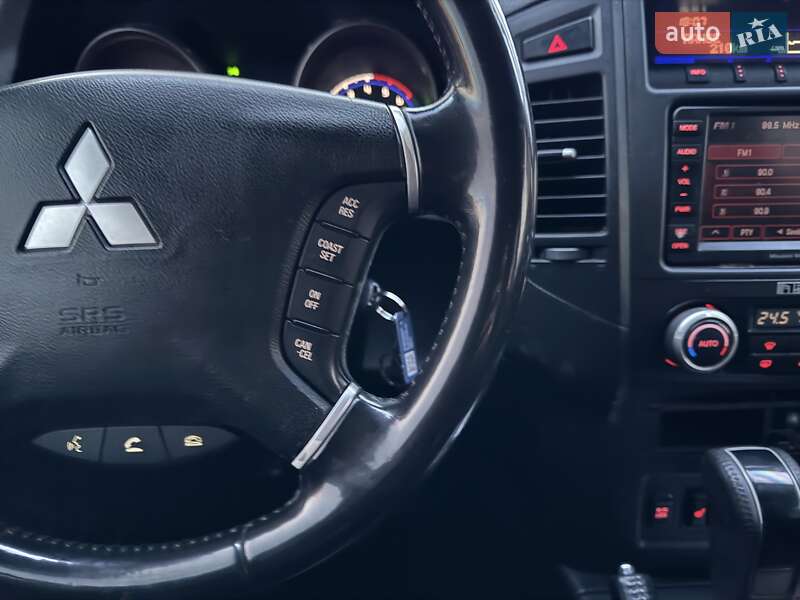 Внедорожник / Кроссовер Mitsubishi Pajero Wagon 2010 в Сарнах