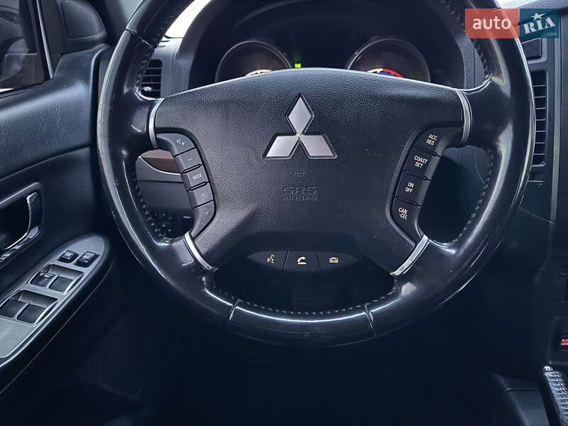 Внедорожник / Кроссовер Mitsubishi Pajero Wagon 2010 в Сарнах