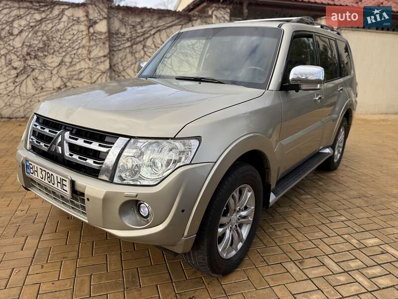 Позашляховик / Кросовер Mitsubishi Pajero Wagon 2013 в Одесі