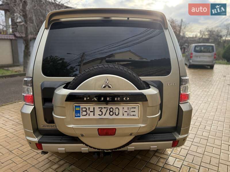 Позашляховик / Кросовер Mitsubishi Pajero Wagon 2013 в Одесі