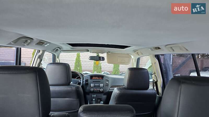 Внедорожник / Кроссовер Mitsubishi Pajero Wagon 2013 в Львове