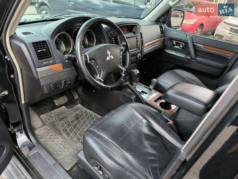 Внедорожник / Кроссовер Mitsubishi Pajero Wagon 2008 в Киеве