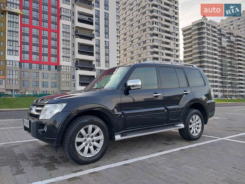 Внедорожник / Кроссовер Mitsubishi Pajero Wagon 2011 в Киеве
