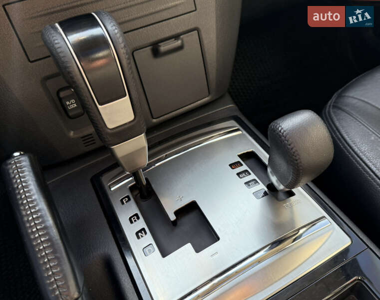 Позашляховик / Кросовер Mitsubishi Pajero Wagon 2017 в Львові фото 12 Позашляховик / Кросовер Mitsubishi Pajero Wagon 2017 в Львові