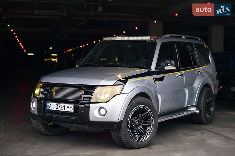 Позашляховик / Кросовер Mitsubishi Pajero Wagon 2007 в Києві