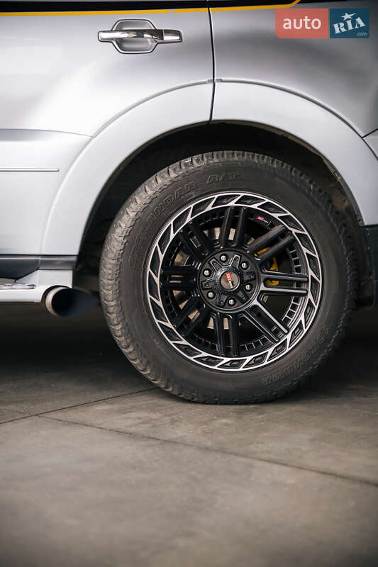 Позашляховик / Кросовер Mitsubishi Pajero Wagon 2007 в Києві