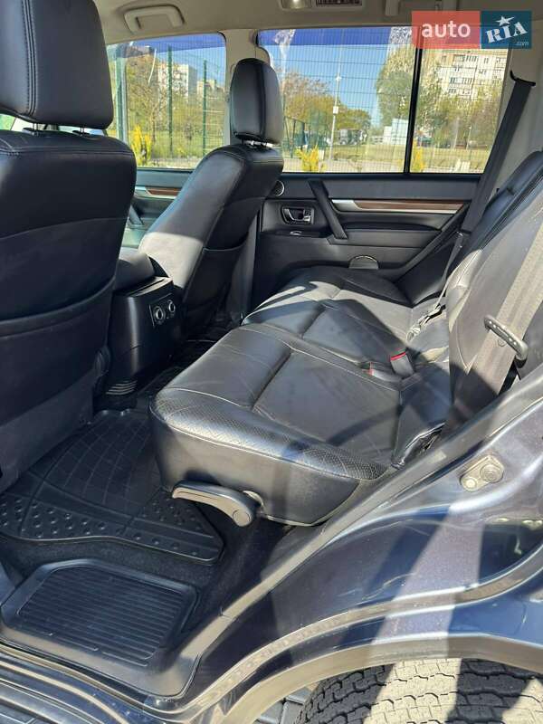 Внедорожник / Кроссовер Mitsubishi Pajero Wagon 2008 в Южном фото 10 Внедорожник / Кроссовер Mitsubishi Pajero Wagon 2008 в Южном