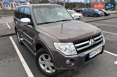 Внедорожник / Кроссовер Mitsubishi Pajero Wagon 2011 в Киеве