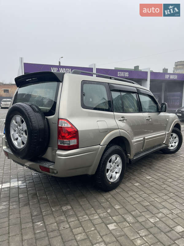 Позашляховик / Кросовер Mitsubishi Pajero Wagon 2005 в Рівному