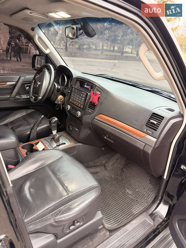 Позашляховик / Кросовер Mitsubishi Pajero Wagon 2008 в Кривому Розі