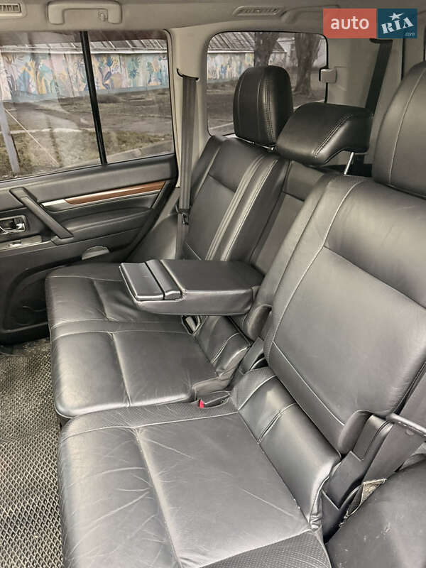 Позашляховик / Кросовер Mitsubishi Pajero Wagon 2008 в Кривому Розі