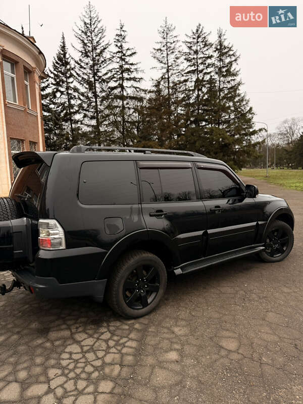 Позашляховик / Кросовер Mitsubishi Pajero Wagon 2008 в Кривому Розі