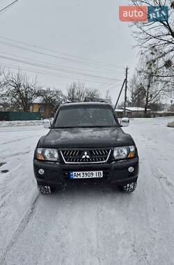 Внедорожник / Кроссовер Mitsubishi Pajero Wagon 2005 в Олевске