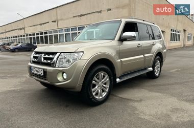 Позашляховик / Кросовер Mitsubishi Pajero Wagon 2014 в Києві