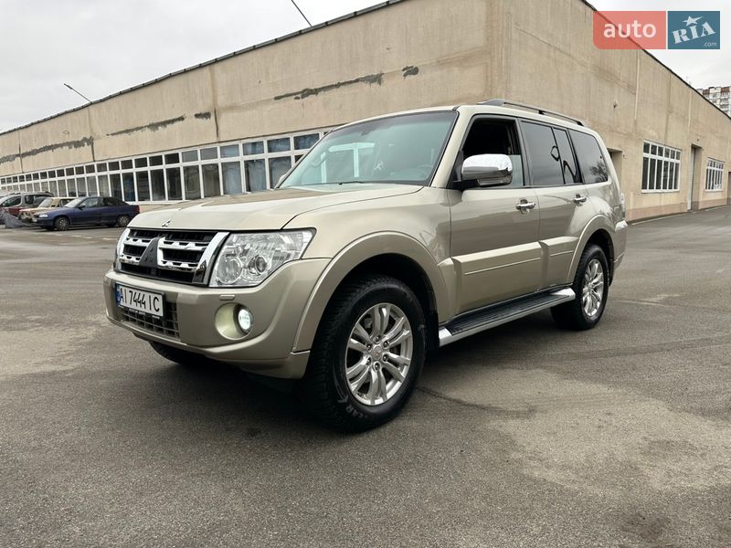 Mitsubishi Pajero Wagon 2014
