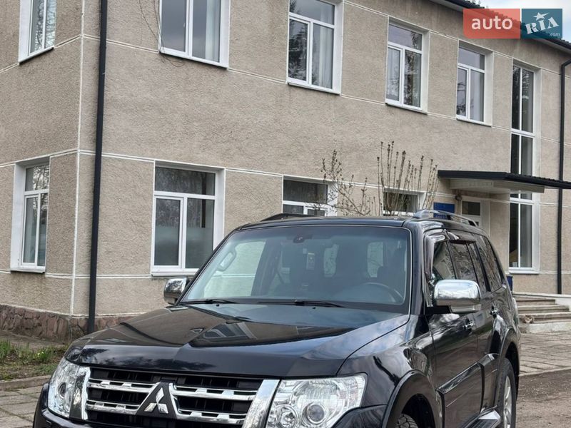 Mitsubishi Pajero Wagon 2011