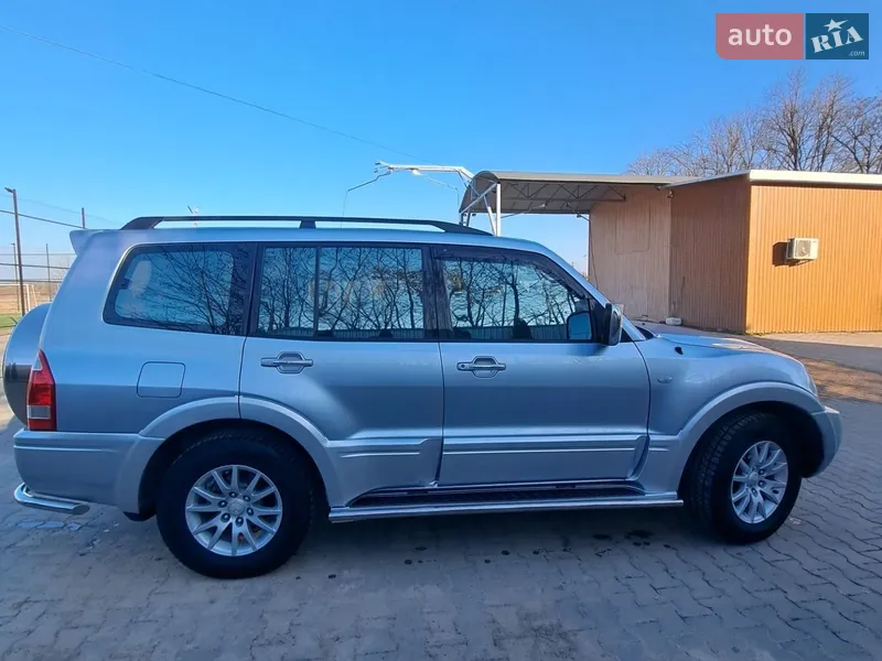 Mitsubishi Pajero Wagon 2005 VIN JMYLRV73W5J707012 фото оголошення 3 з 47